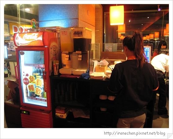 小蒙牛公館店05-飲料區.jpg