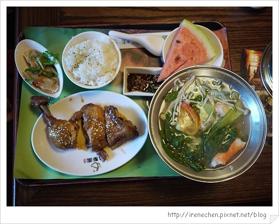 逸馨園16-蜜汁雞腿餐.jpg