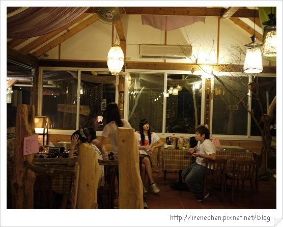 香緹庭園咖啡06-室內座位區.jpg
