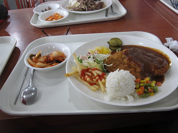 FOOD IN SKI RESORT