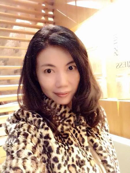 圖4 面帶病容去家廚用餐
