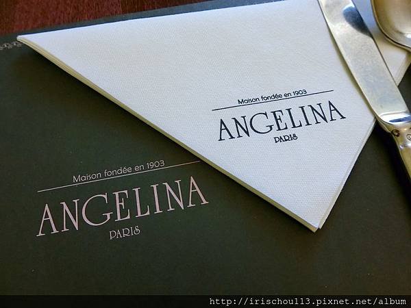 圖13 我和咪呢在凡爾賽宮內的Angelina餐廳點心一下.jpg