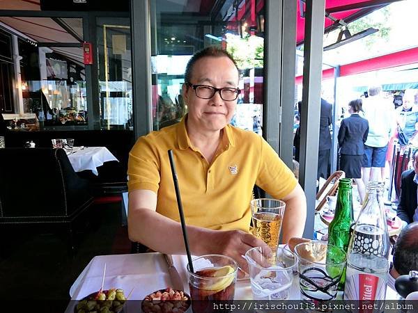 圖43 咪呢在福奎特巴瑞酒店咖啡廳.jpg