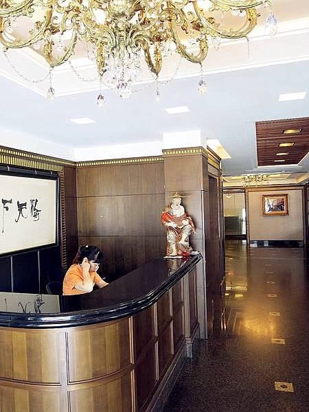 圖2 高雄海天下餐廳接待區.JPG