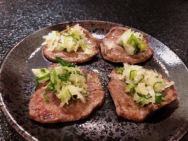 【台北忠孝敦化站】Vogue 嚴選人氣燒肉店｜無上炭火燒肉｜