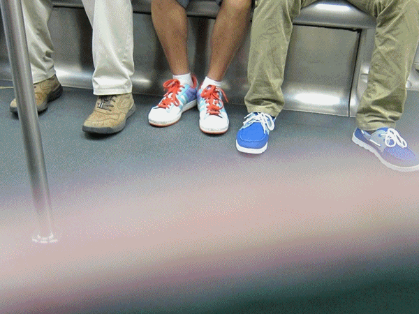 鞋子唇膏.gif