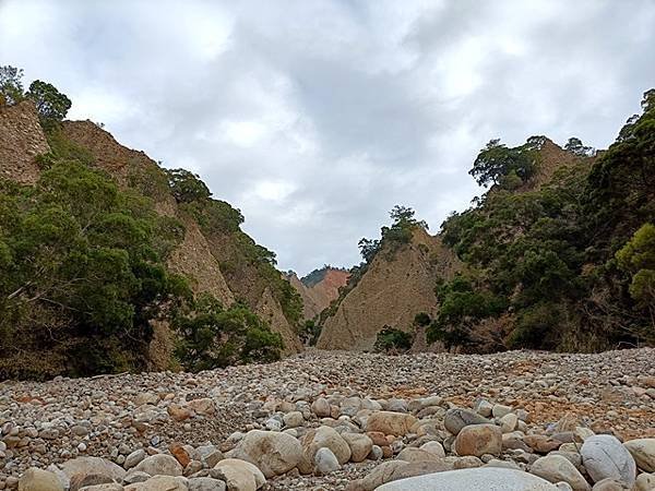 【苗栗三義】走訪台版大峽谷：火炎山自然保留區