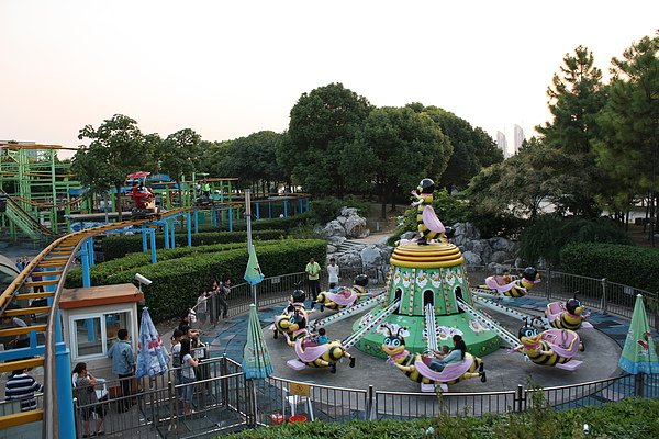 遊樂設施全景