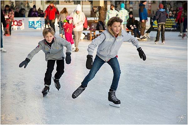 ice-skating-235547_1280.jpg