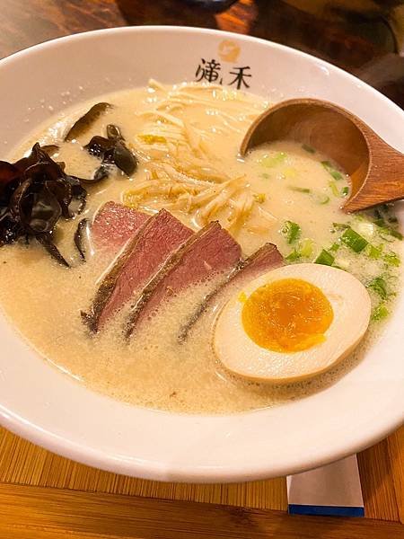 台南拉麵丨滝禾製麵所丨豚骨、雞湯拉麵丨成大美食丨台南美食