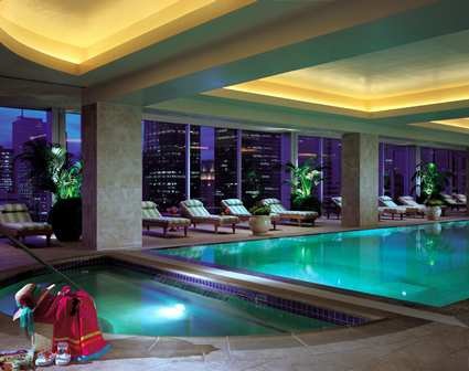 HOUCVHH_Hilton_Americas_Houston_gallery_leisure_pool_large.jpg