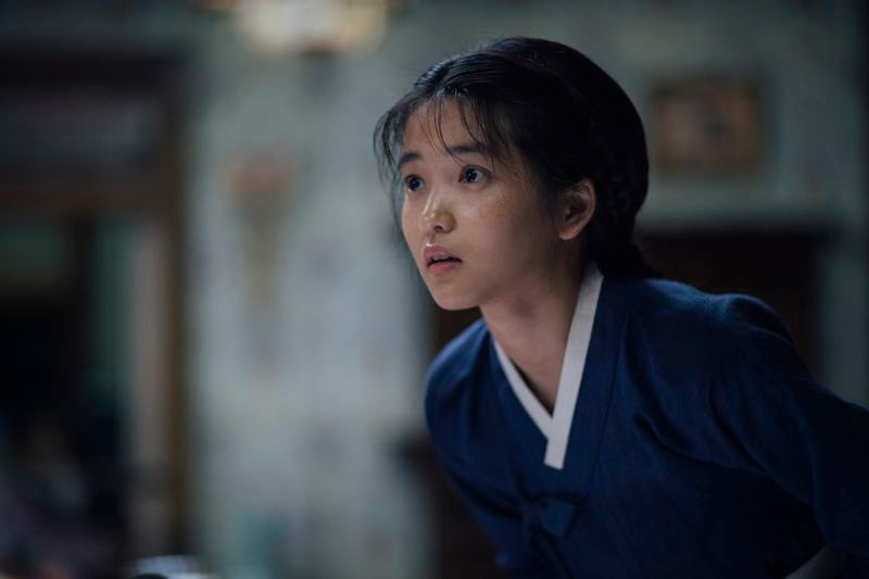 tn_THE HANDMAIDEN STILL 12.jpg