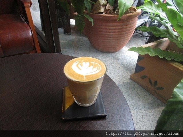 2018-10-9modism cafe 002.JPG