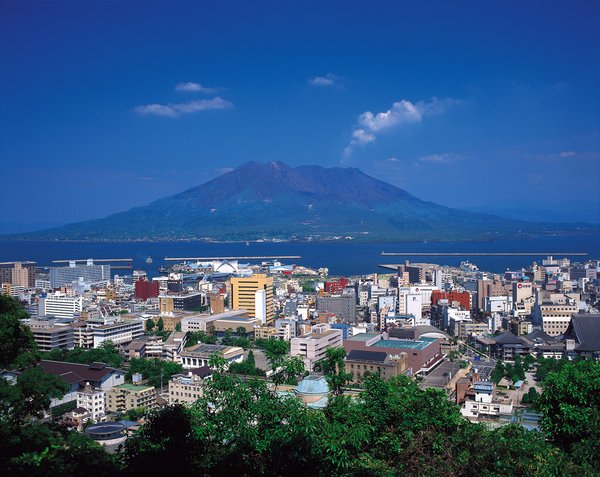 鹿兒島市區和櫻島