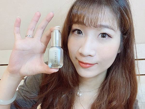 LUDEYA白金煥白微臻精華油使用心得.JPG