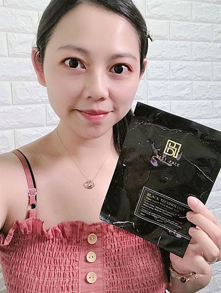 女人知己試用大隊、BEST FACE 黑科技潔淨瞬白泡泡面膜、會冒泡的面膜、含有傳明酸、傳明酸是衛福部核准的美白成分、明亮、白皙、美白、淨化毛孔、鎖水保濕、緊緻肌膚、白皙透亮、溫和去角質