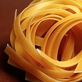 Dry_tagliatelle_pasta.jpg