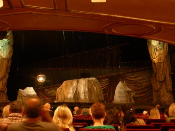 98LONDON 135-in the theatre-stage.JPG