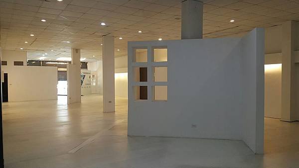 環中東路店面出租0976879259 (2).jpg