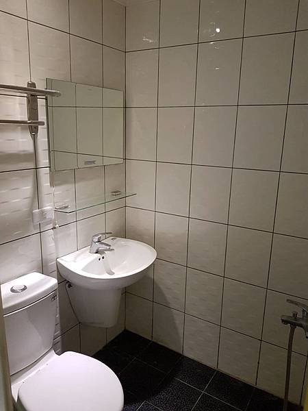 中壢區大勇一街套房出租0976879259 LINEjy771023 (6).jpg