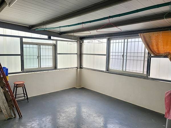 LINE_ALBUM_龍泉街125巷56號三樓2+1$12000，房東住1.2樓，禁寵。L約看房東親簽（半）(江)_230323_0.jpg