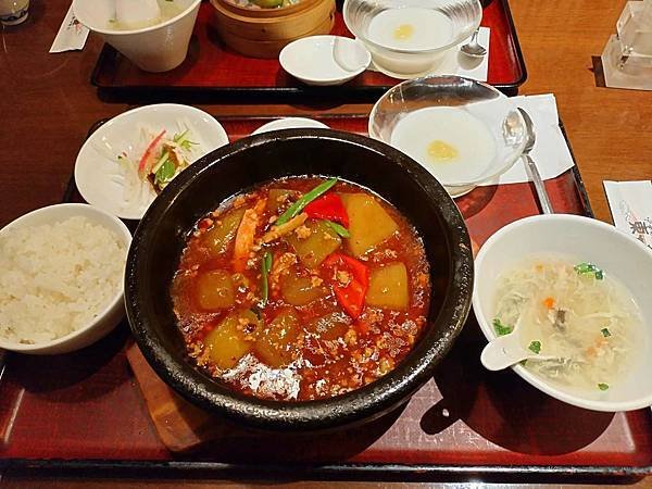 秋色獵人東京旅：東方紅