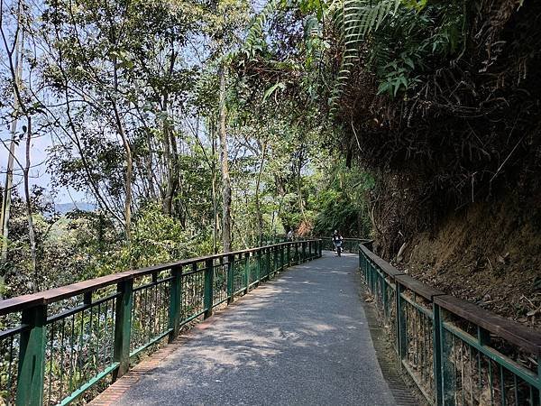 日月潭 四月百花路．向山懸臂式觀景台．看見拉魯