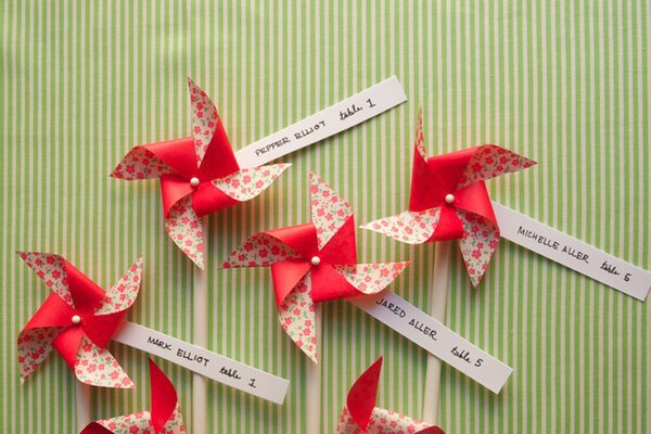 1367588630_content_DIY_Pinwheel-Escort-Cards-9