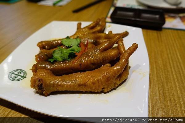 DSC01056_Fotor.jpg