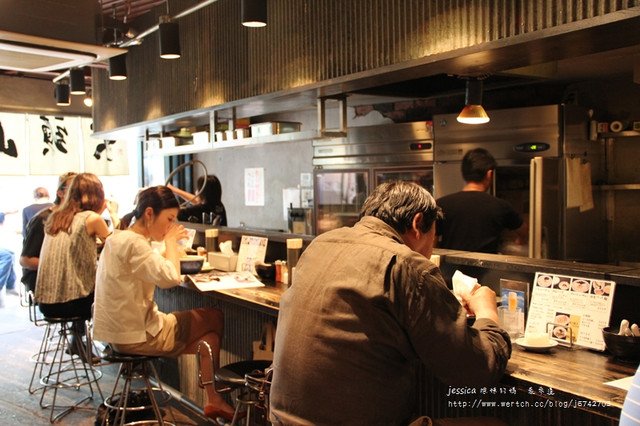 TOKYO&gt;&gt;DAY2~一定要吃一碗^^*山頭火拉麵(原宿店