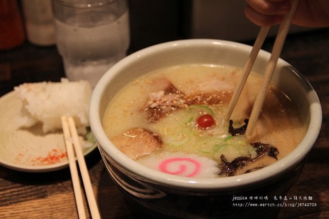 TOKYO&gt;&gt;DAY2~一定要吃一碗^^*山頭火拉麵(原宿店