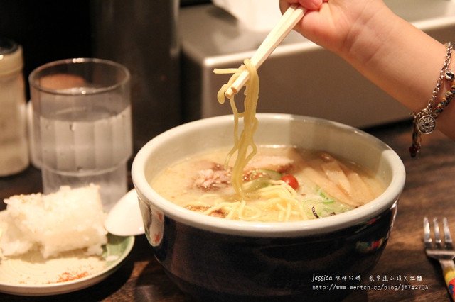 TOKYO&gt;&gt;DAY2~一定要吃一碗^^*山頭火拉麵(原宿店