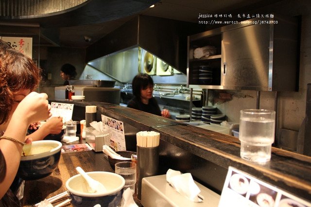 TOKYO&gt;&gt;DAY2~一定要吃一碗^^*山頭火拉麵(原宿店