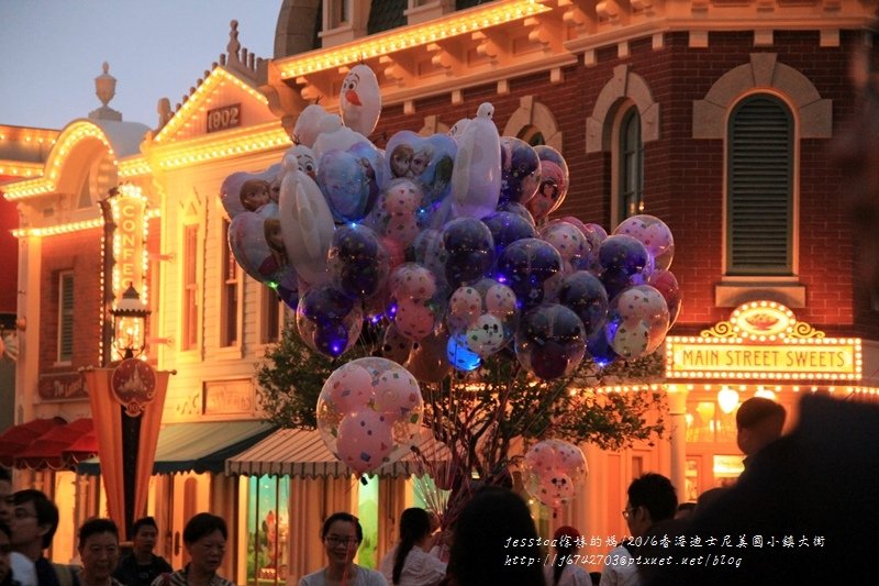 2016香港自由行DAY4迪士尼獅子王劇場/光影匯夜間巡遊/