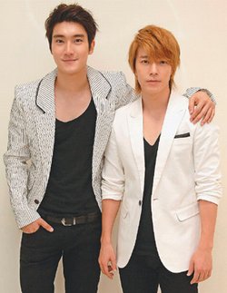 Donghae-and-Siwon.jpg