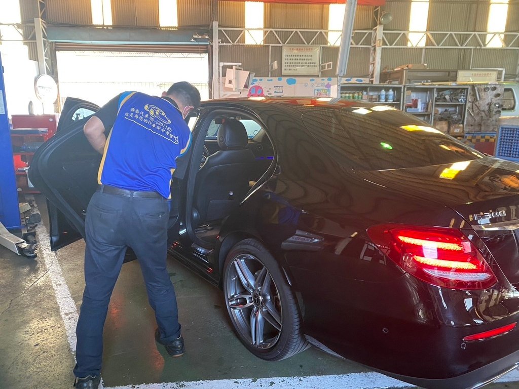 台南修車保養廠推薦【興泰汽車修配廠】一試成主顧！過保汽車保養