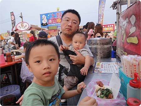 [4.7y&amp;1.3y]花園夜市#早早到了夜市，人不多，準備開吃囉!!!