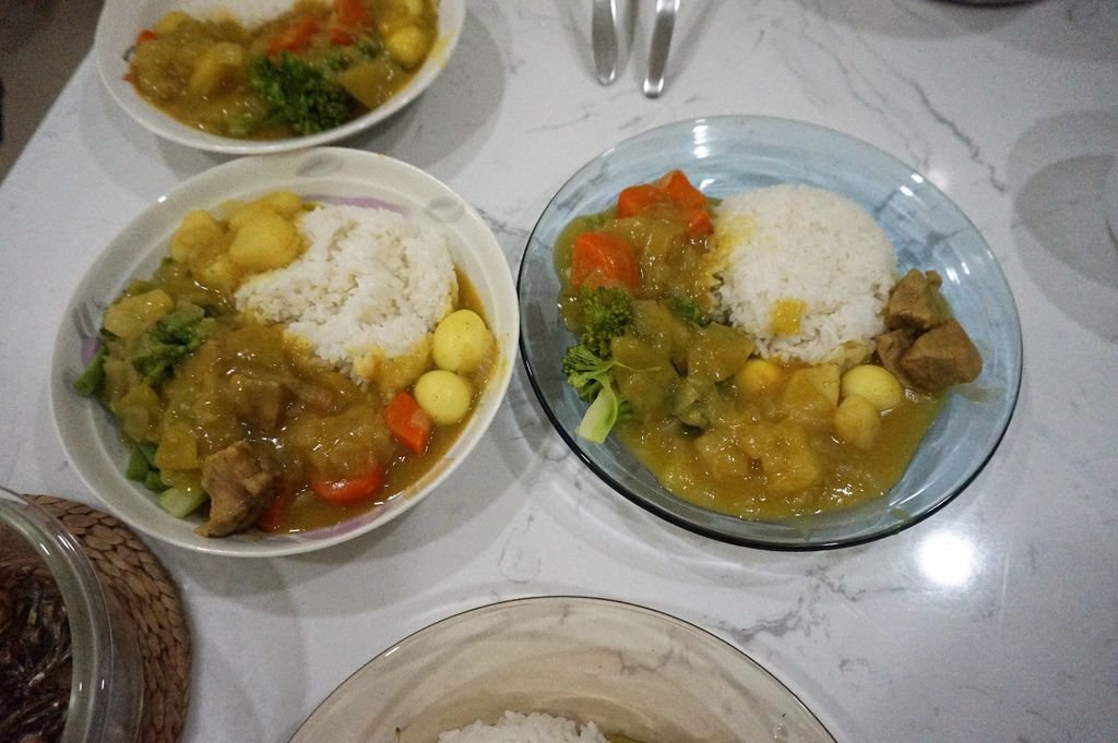 01自己DIY做咖哩飯(20190602拍攝).jpg