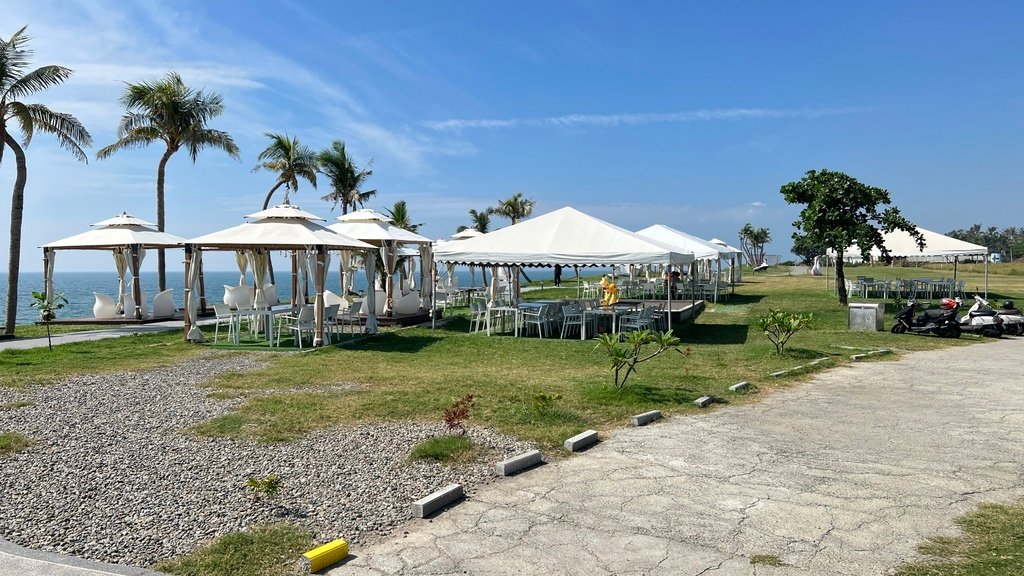 03可以在海岸旁用餐~看看海景.JPG