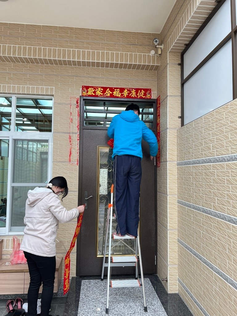 08貼新春聯~方便又快速.JPG