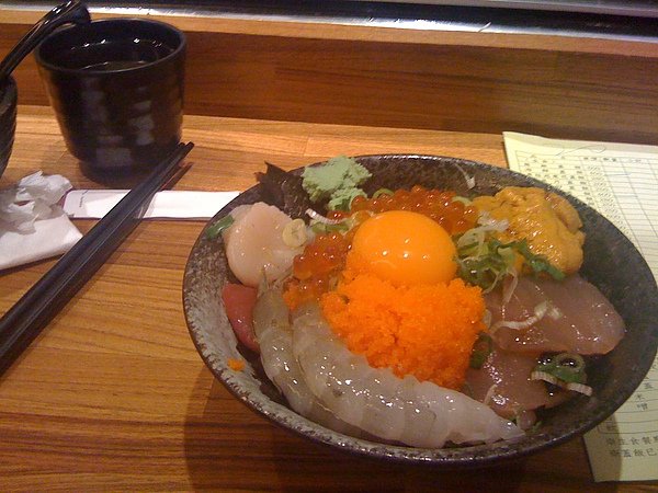 金泰蓋飯(生魚片蓋飯).jpg