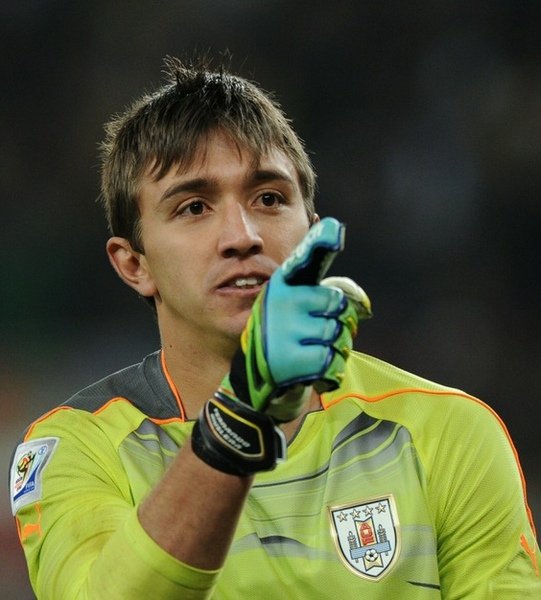 bd35d69d35add824082feacfee233534-getty-fbl-wc2010-match58-uru-gha.jpg