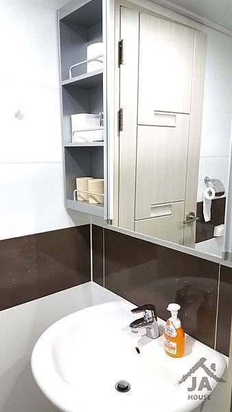 bathroom01-m.jpg