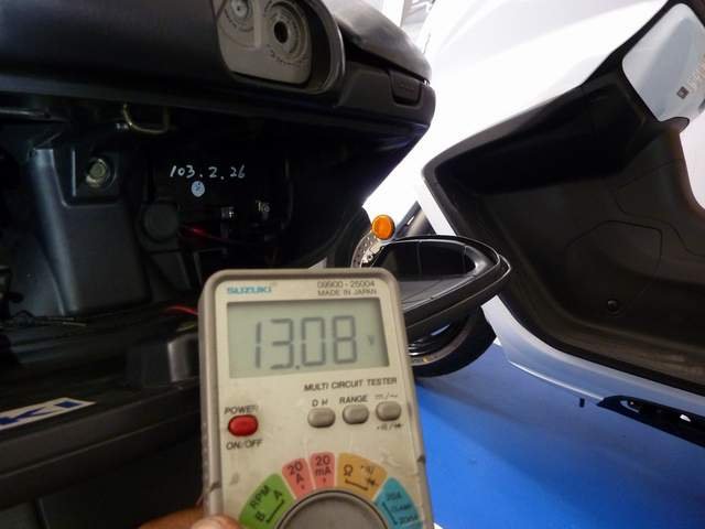 SKYWAVE250 約3分鐘內  電瓶電壓驟降