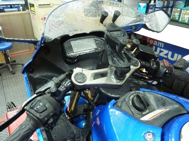 GSX-R150 轉向左右卡卡 會定止在中間