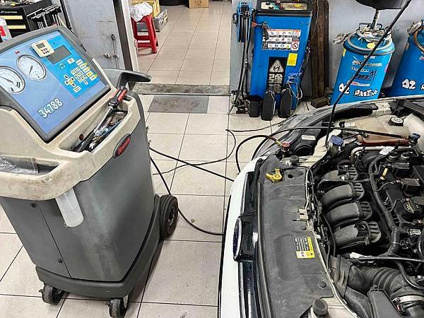 FOCUS MK3 2.0冷氣不冷查修