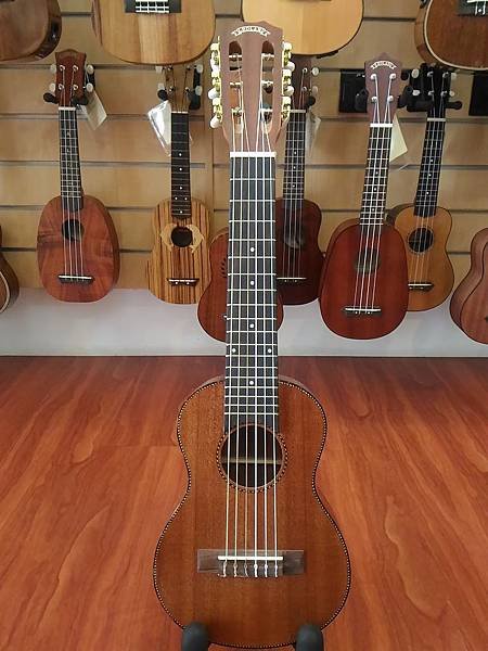 LeolaniGuitalele (2).jpg