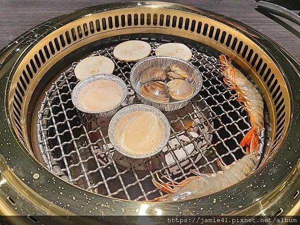 【台中】茶六燒肉堂中清店～大氣舒適、肉多美味、服務又好