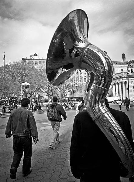 black-and-white-city-walking-music.jpg