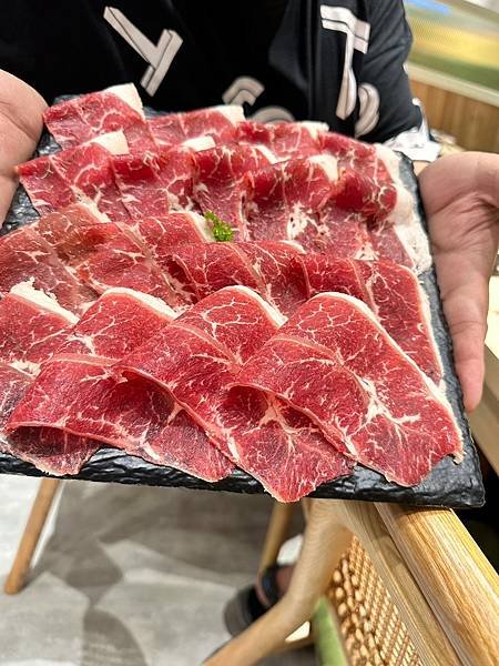 田中大戶鍋物加量特級嫩肩牛肉鍋.jpg